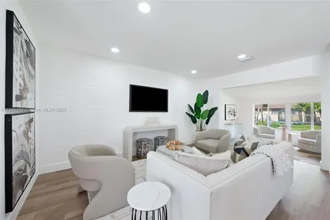 600 SW 64th Parkway Pembroke Pines FL 33023