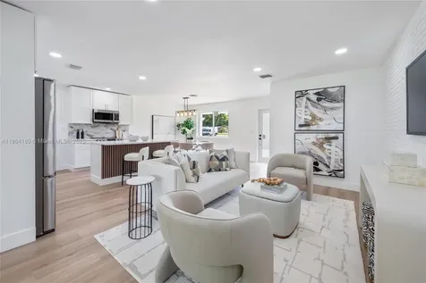 600 SW 64th Parkway Pembroke Pines FL 33023