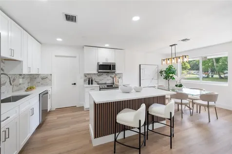 600 SW 64th Parkway Pembroke Pines FL 33023
