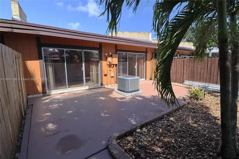 2311 Elm Court Pembroke Pines FL 33026