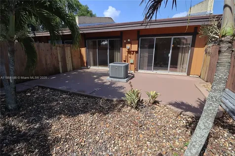 2311 Elm Court Pembroke Pines FL 33026
