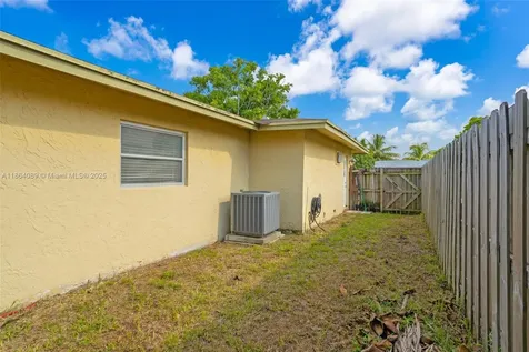 7821 NW 45th Street Lauderhill FL 33351