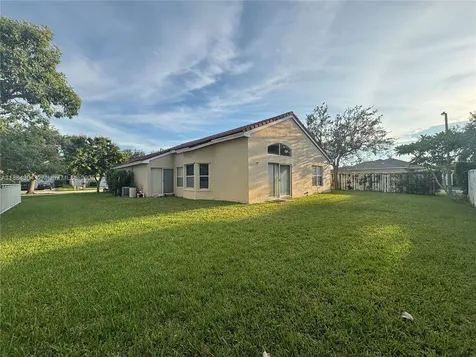 18581 NW 23rd Street Pembroke Pines FL 33029