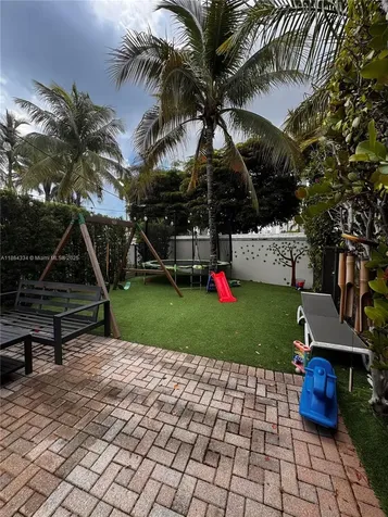 876 W Spinnaker Drive W Hollywood FL 33019