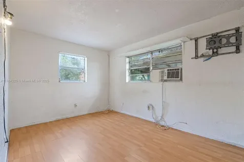 2433 NW 20th Street Fort Lauderdale FL 33311