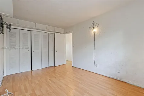 2433 NW 20th Street Fort Lauderdale FL 33311