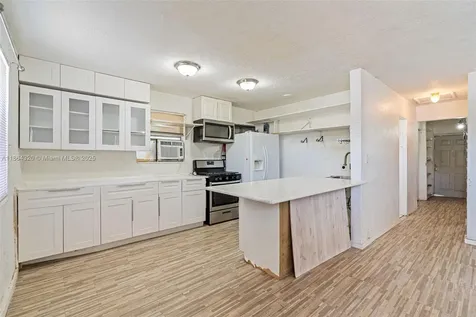 2433 NW 20th Street Fort Lauderdale FL 33311