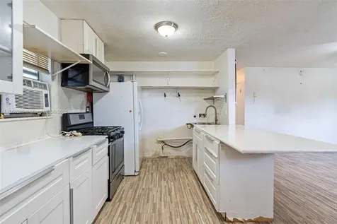 2433 NW 20th Street Fort Lauderdale FL 33311