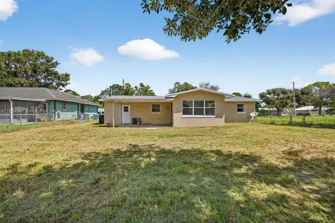 7107 Penny Lane Fort Pierce FL 34951