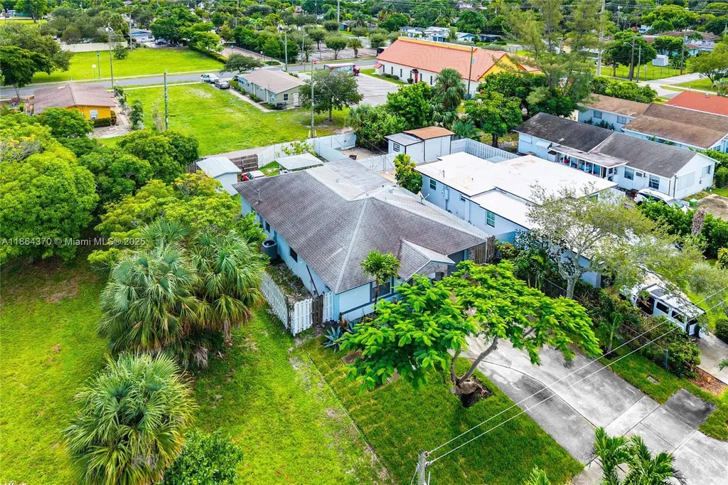 31 SW 11th Avenue Delray Beach FL 33444