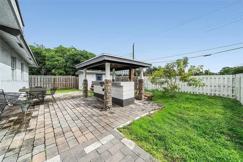 31 SW 11th Avenue Delray Beach FL 33444