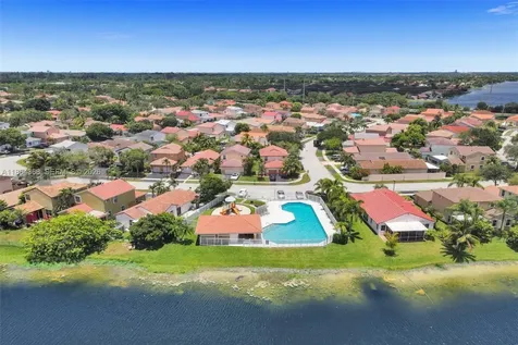 2176 NW 184th Way Pembroke Pines FL 33029