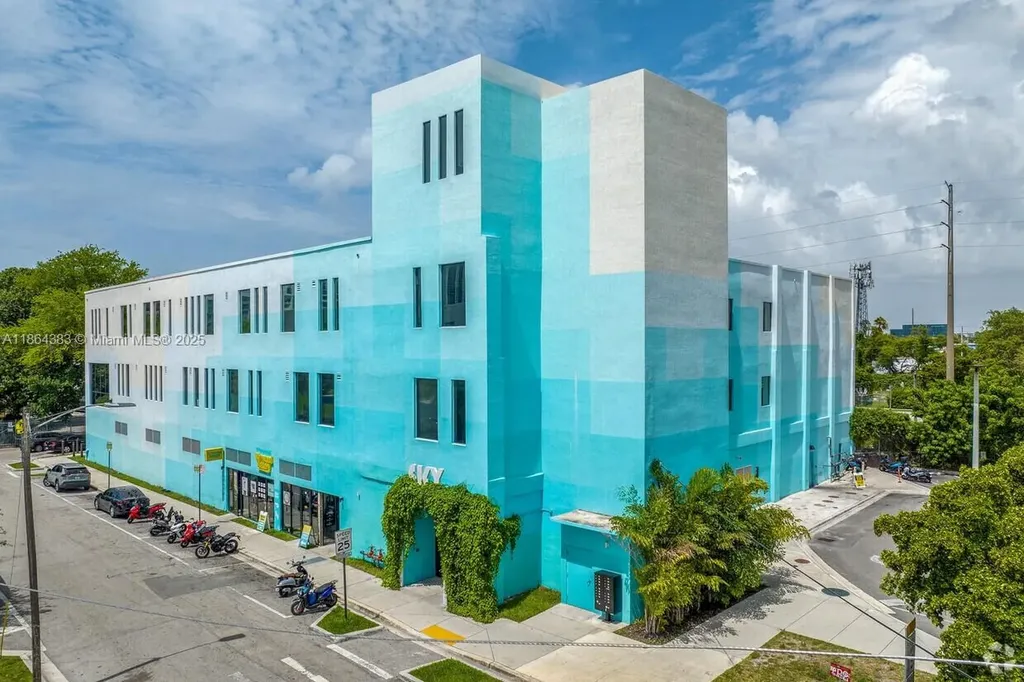 1900 NE Miami Court Miami FL 33132