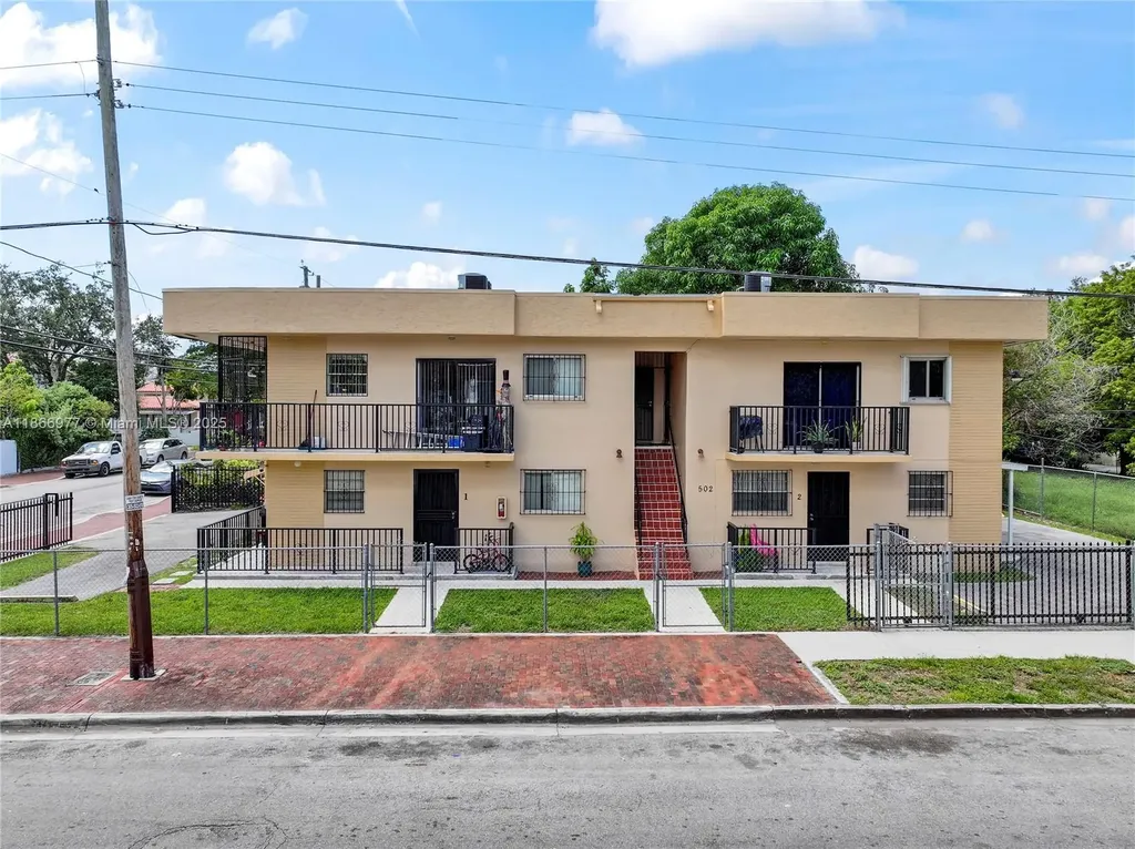 502 SW 13th Avenue Miami FL 33135