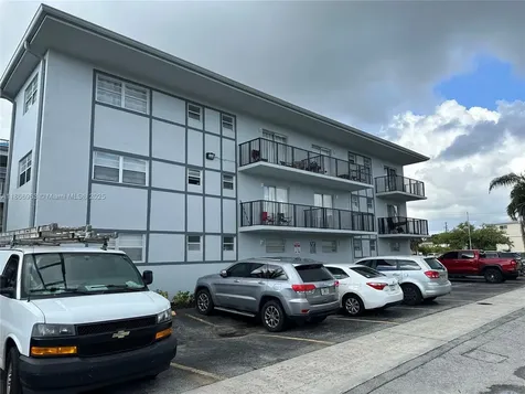1100 NE 1 Hallandale Beach FL 33009