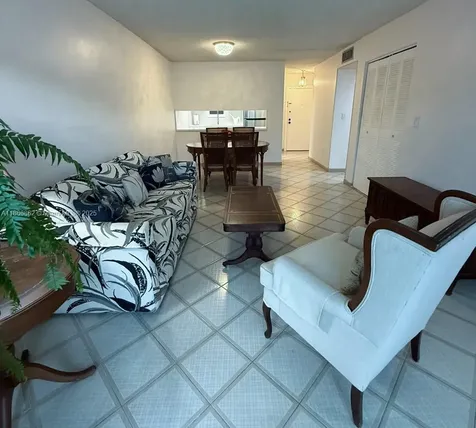 160 SW 30th Avenue Miami FL 33135
