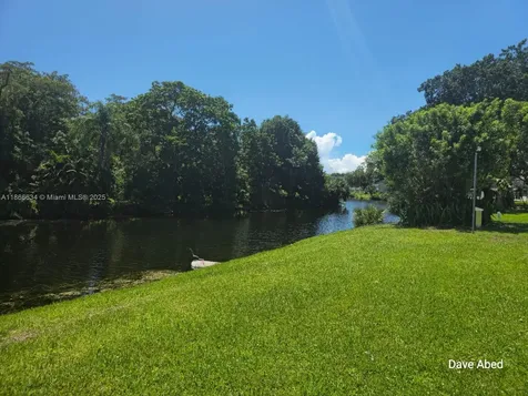 1016 Newport G Deerfield Beach FL 33442