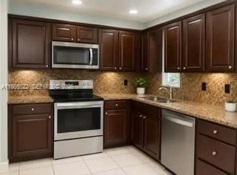 7551 SW 42nd Place Davie FL 33314