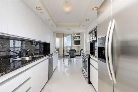 4000 Towerside Terrace Miami FL 33138