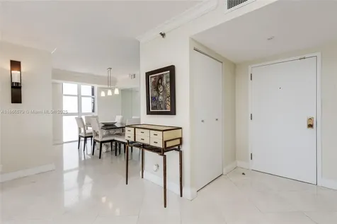 4000 Towerside Terrace Miami FL 33138