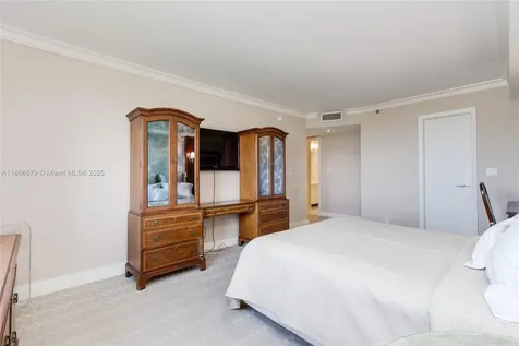 4000 Towerside Terrace Miami FL 33138