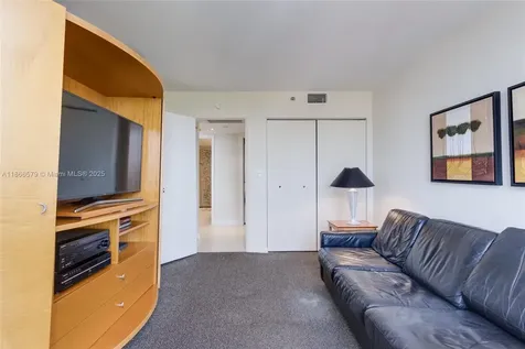 4000 Towerside Terrace Miami FL 33138