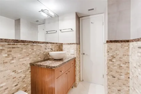4000 Towerside Terrace Miami FL 33138