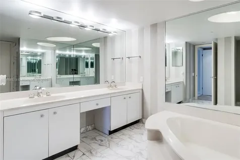 4000 Towerside Terrace Miami FL 33138