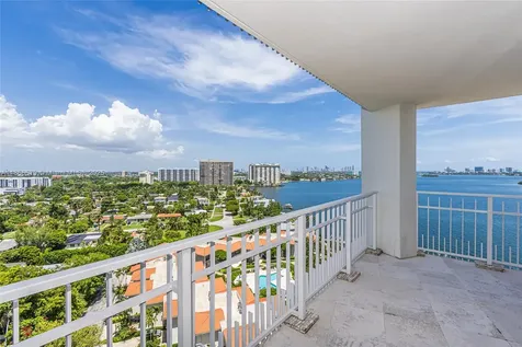 4000 Towerside Terrace Miami FL 33138