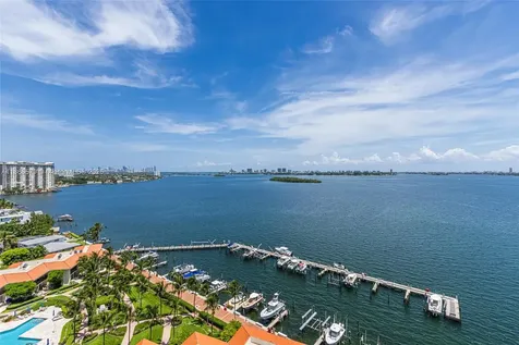 4000 Towerside Terrace Miami FL 33138