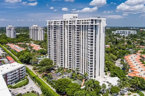 4000 Towerside Terrace Miami FL 33138