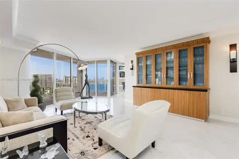 4000 Towerside Terrace Miami FL 33138