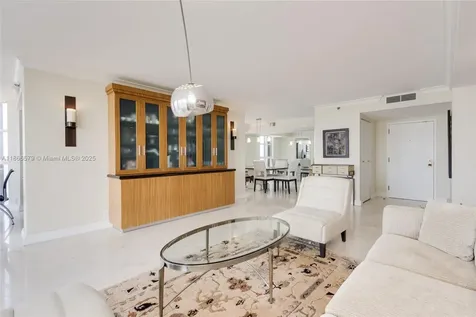 4000 Towerside Terrace Miami FL 33138