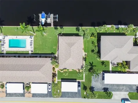 4613 SE 5th Avenue Cape Coral FL 33904