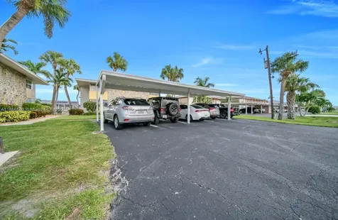4613 SE 5th Avenue Cape Coral FL 33904