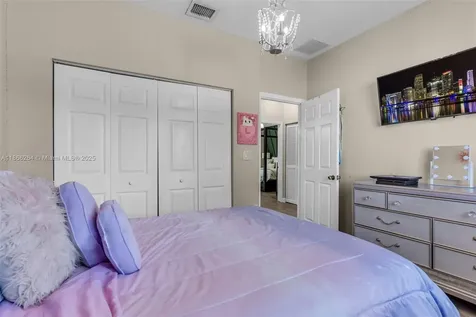 260 SE 32nd Terrace Homestead FL 33033