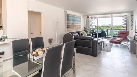 5161 Collins Avenue Miami Beach FL 33140