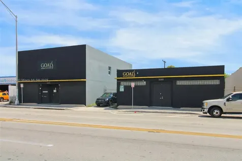 3288 NW 36th Street Miami FL 33142