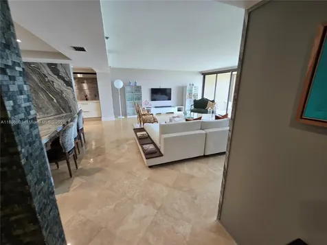 11113 Biscayne Boulevard Miami FL 33181