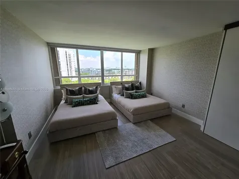 11113 Biscayne Boulevard Miami FL 33181