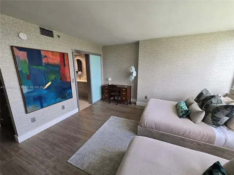 11113 Biscayne Boulevard Miami FL 33181