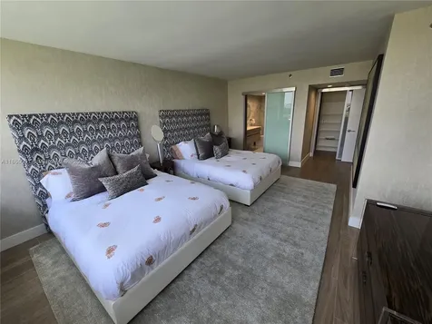 11113 Biscayne Boulevard Miami FL 33181