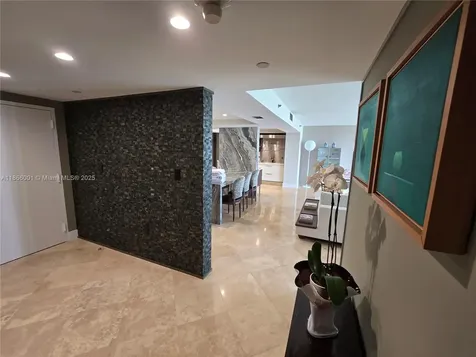 11113 Biscayne Boulevard Miami FL 33181