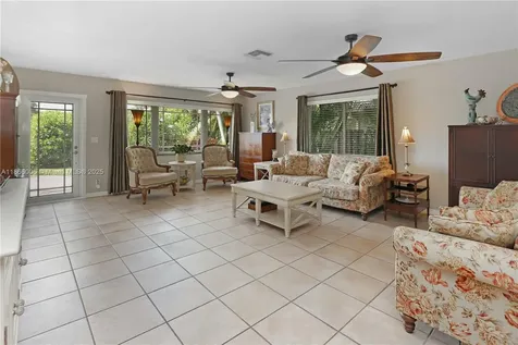1247 Washington Street Hollywood FL 33019