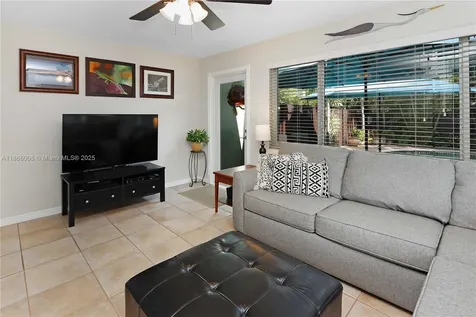 1247 Washington Street Hollywood FL 33019