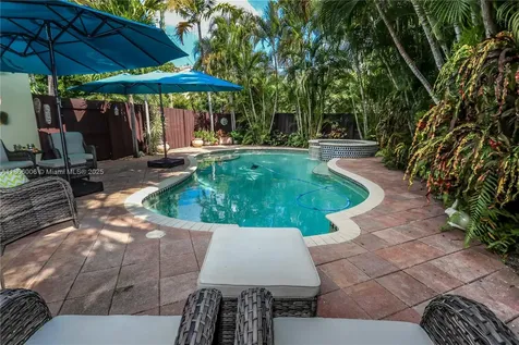 1247 Washington Street Hollywood FL 33019