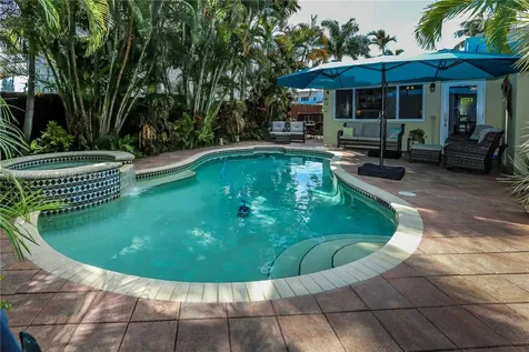 1247 Washington Street Hollywood FL 33019
