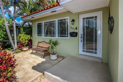 1247 Washington Street Hollywood FL 33019