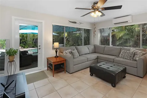 1247 Washington Street Hollywood FL 33019