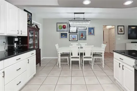 1247 Washington Street Hollywood FL 33019